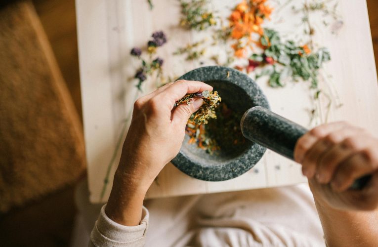 Topik Ngobrol Sama Crush: Cara Asik Biar Obrolan Gak Canggung