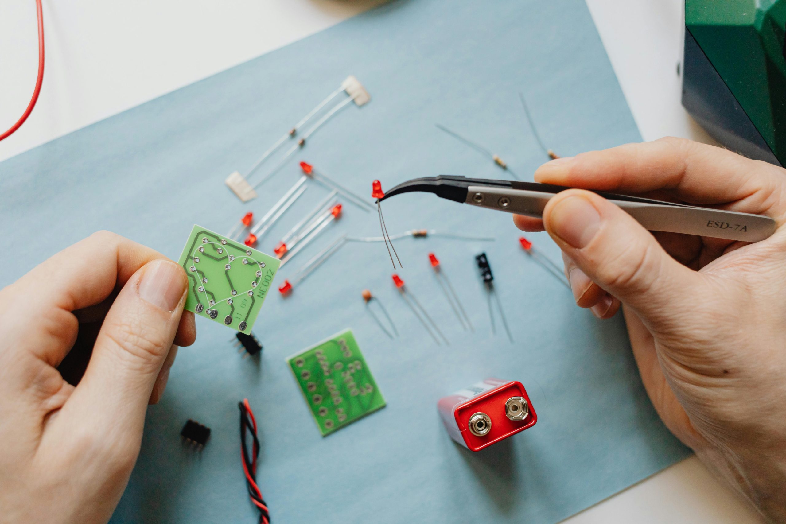 Ilustrasi resistor adalah